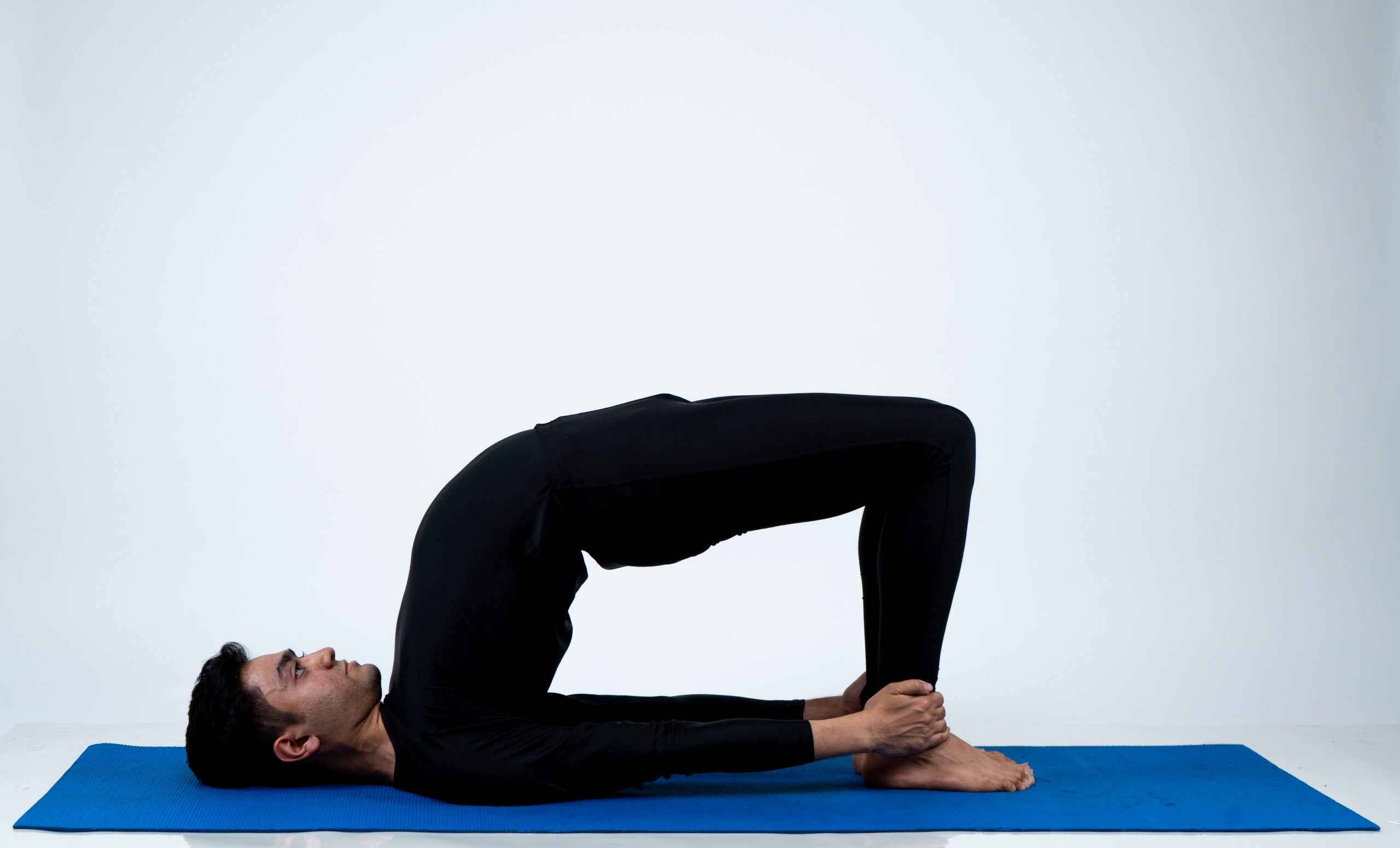 5 Simple Yoga Poses to Reduce Belly Fat in 2 Weeks for Busy Beginners yoga to reduce belly fat